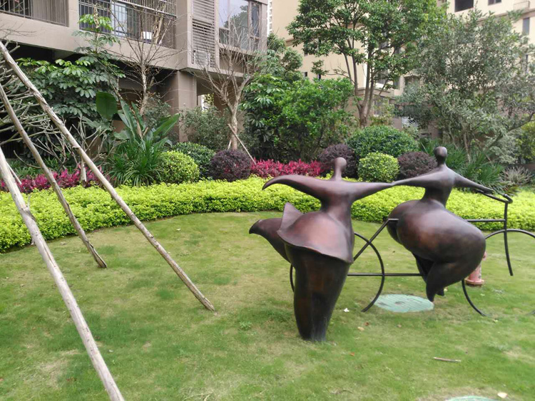 如何通過園林綠化養(yǎng)護使城市充滿綠色？